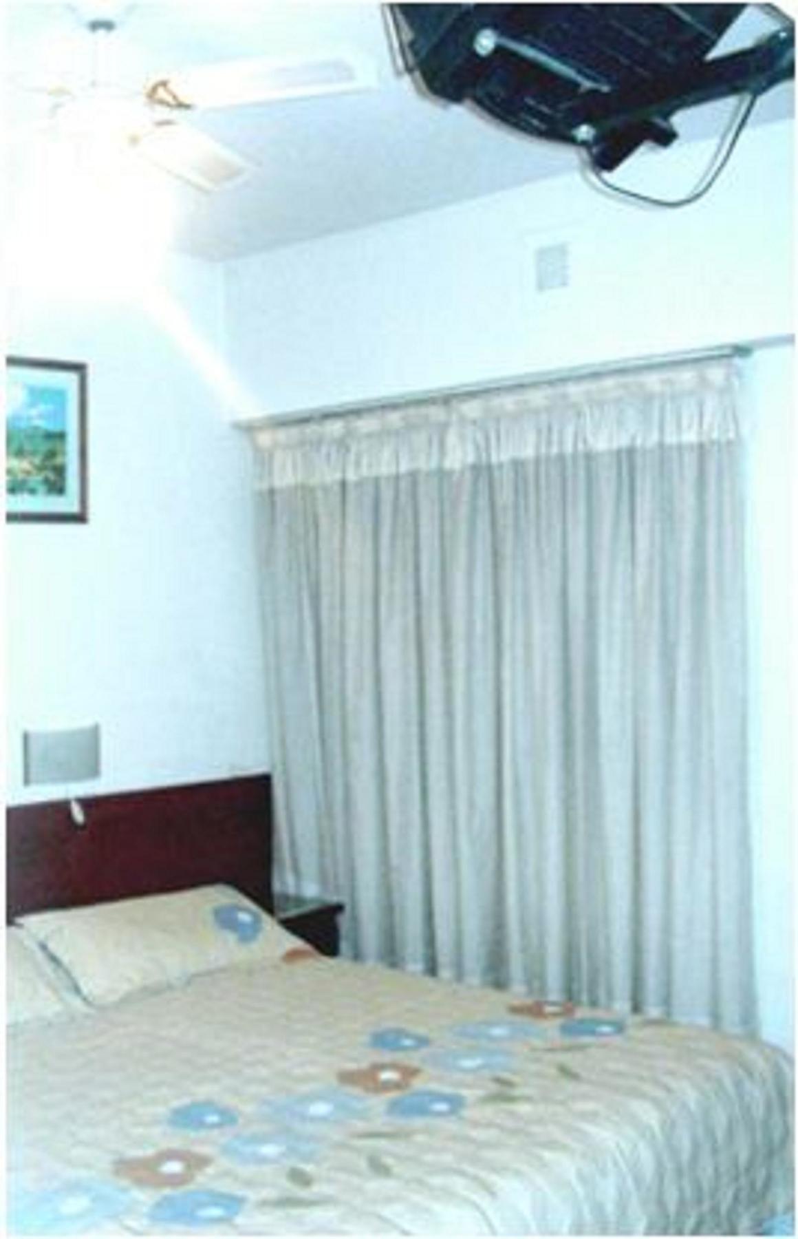 Montreal Hotel 2*